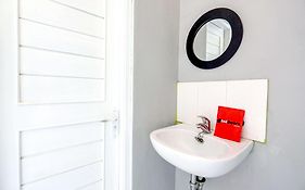 Reddoorz Near Solo Square 3